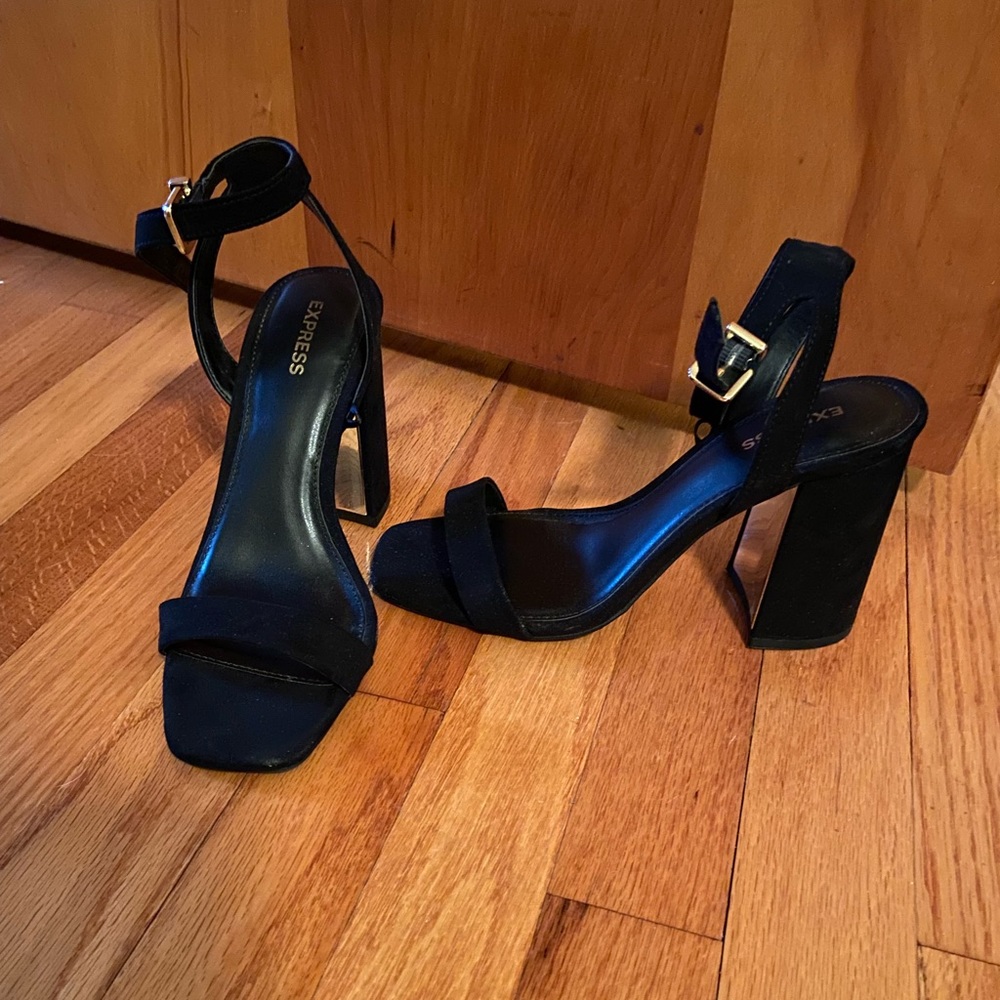 EXPRESS 3.5in Black Mirrored Heels